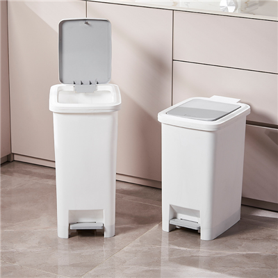 Thùng rác vận hành bằng bàn đạp